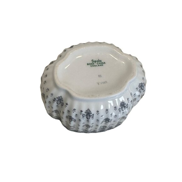 Spode Fleur De Lys Grey (Bone, Platinum Trim) Sugar Bowl with Lid Approximately - Picture 5 of 6